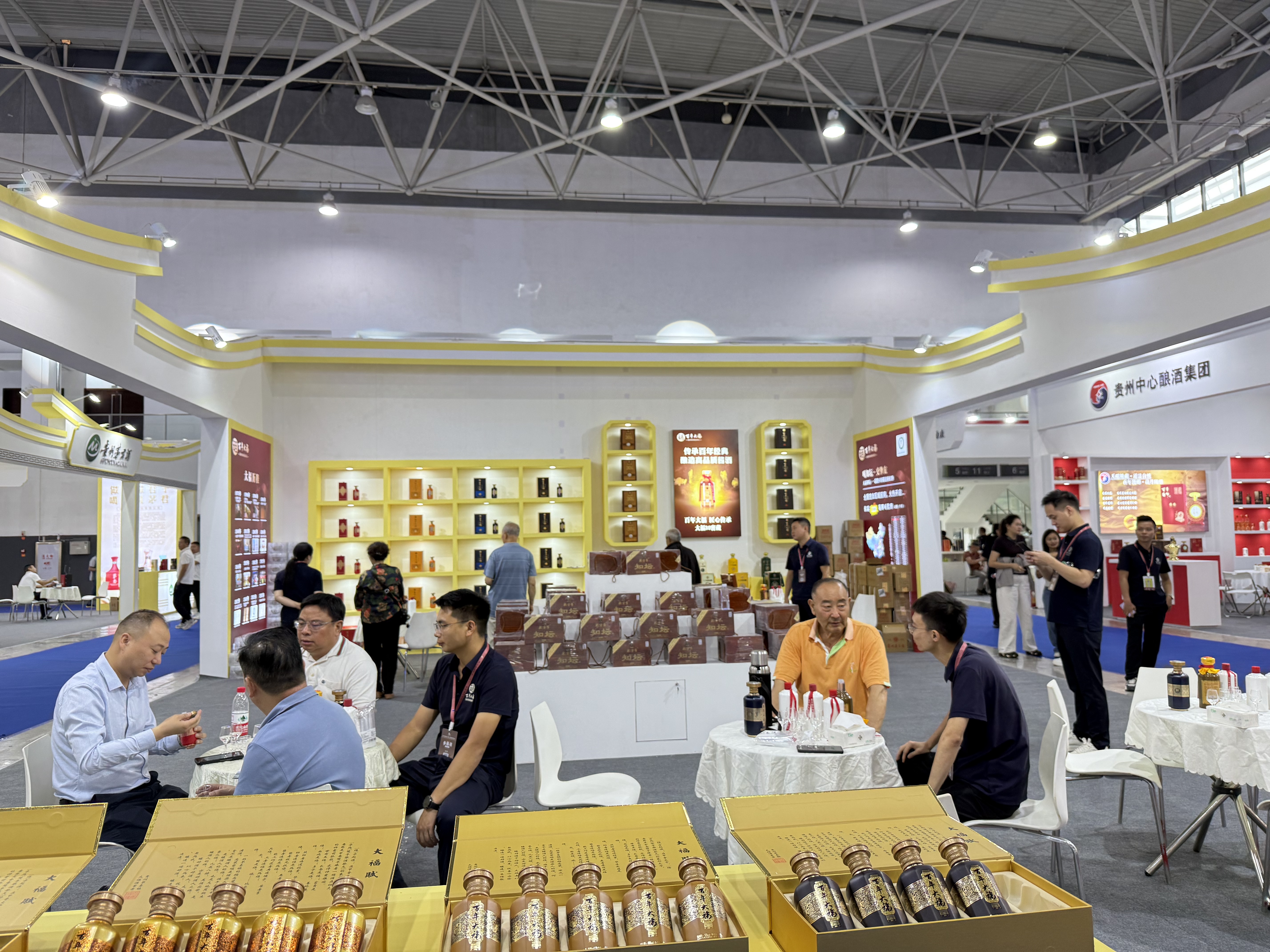 大福酒業(yè)亮相2025貴陽(yáng)國(guó)際酒博會(huì)：以品質(zhì)鏈接合作，以誠(chéng)信構(gòu)架橋梁，斬獲“貴州精品酒”榮譽(yù)獎(jiǎng)！